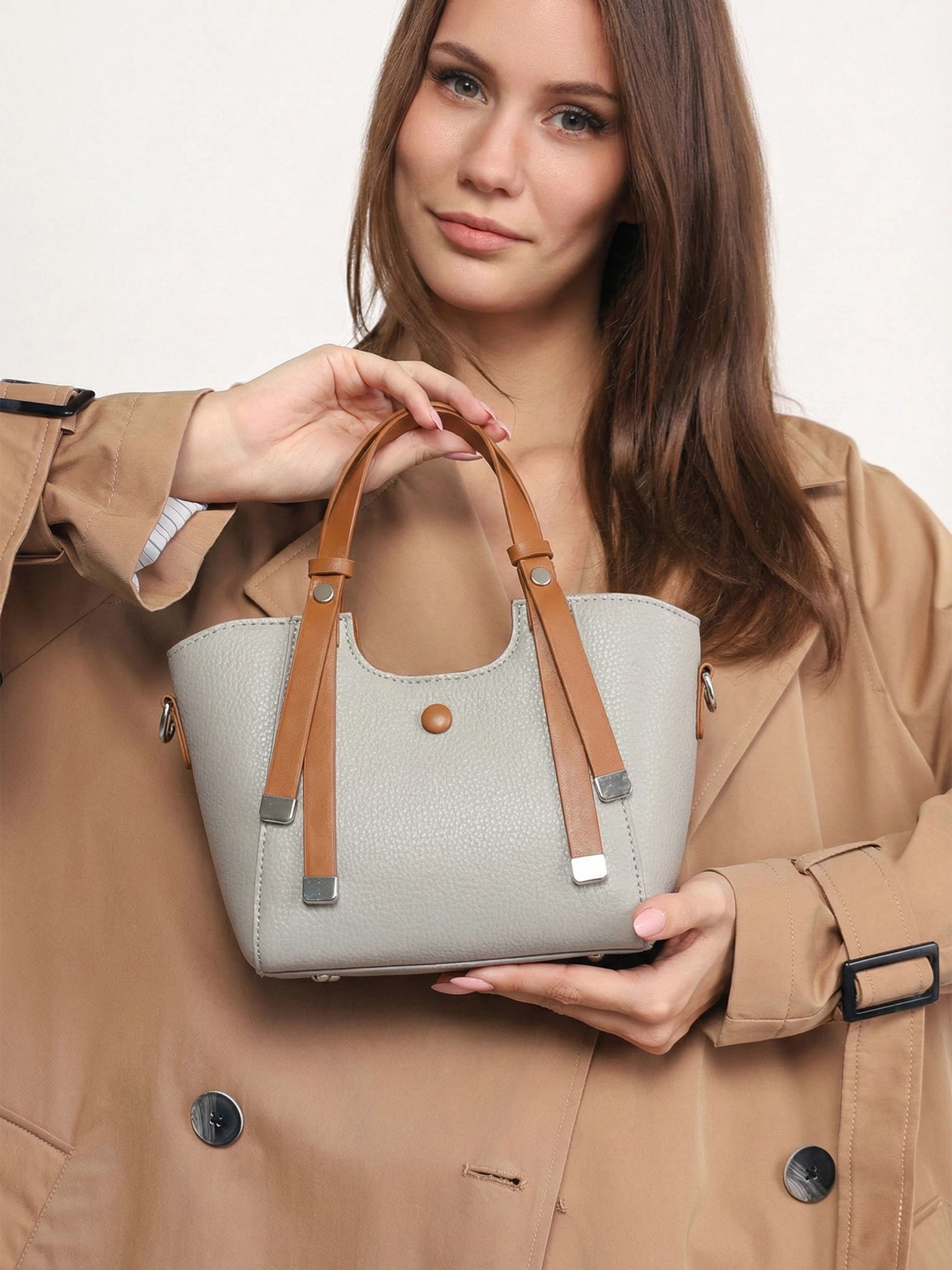 Сумка-тоут маленькая с декоративными ремешками в ассортименте